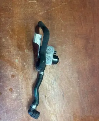 BMW X6 F16 Coolant heater control valve 1147412226 8517589