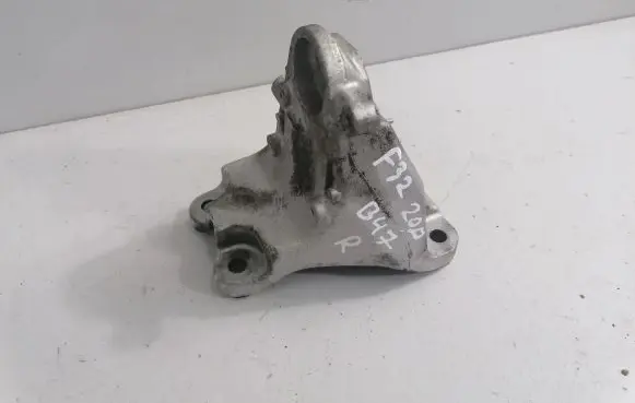 BMW 4 F32 F33 Engine mounting bracket 6859416