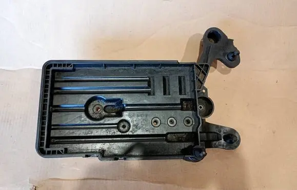Audi A3 S3 8V Battery tray 5Q0915321G 5Q0915331H