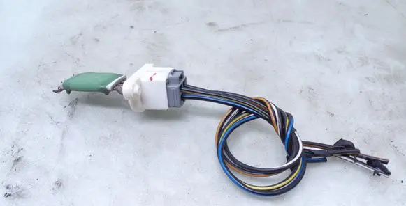 Heater blower motor/fan resistor
