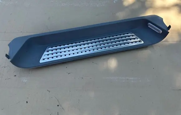 Volkswagen Multivan T5 Rear sill trim cover 7H5863725E