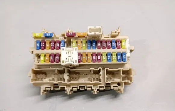 Renault Koleos II Fuse module 243808901R