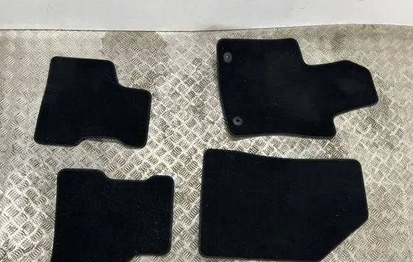 Dodge Hornet Car floor mat set 7MT51U00AA 01561700070