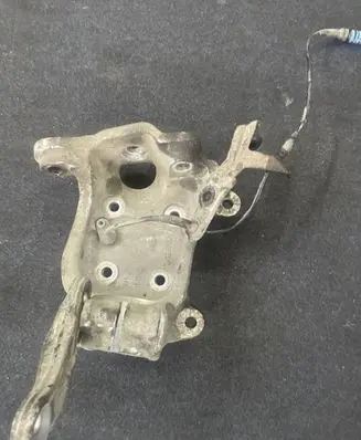 BMW 5 E60 E61 Front wheel hub spindle knuckle