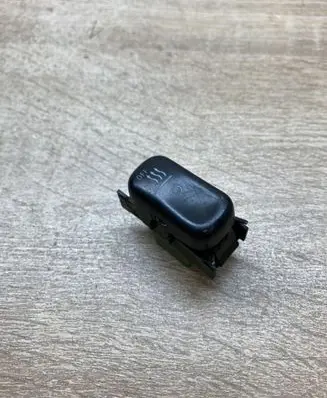 Mercedes-Benz A W168 Windscreen/window heater switch 2108212651 501770