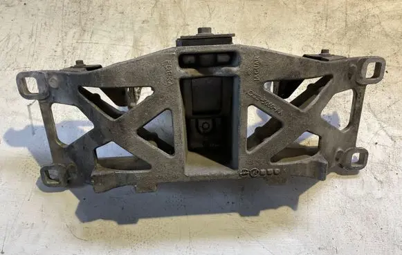 Jaguar XJ X351 Gearbox mounting bracket 5W935060AB
