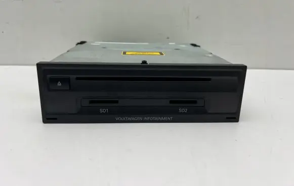 Volkswagen Touareg II CD/DVD changer 7P6035666B