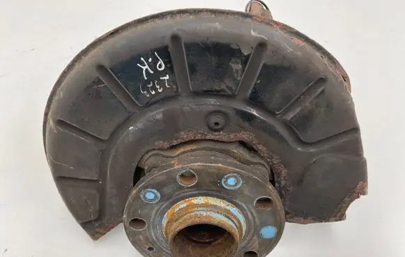 Volkswagen Touran I Front wheel hub 1K0407255AA