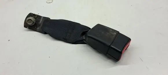 Nissan Juke I F15 Rear seatbelt buckle 