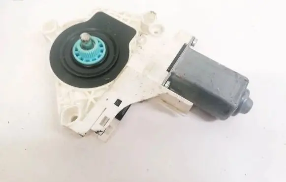 Audi A1 Front door window regulator motor 8K0959801C