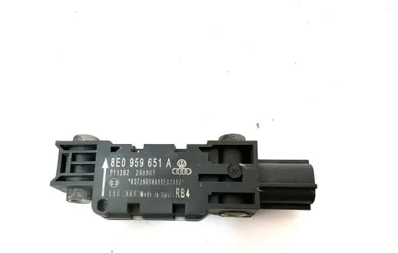 Audi A3 S3 8P Airbag deployment crash/impact sensor 8E0959651A