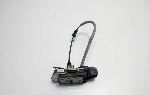 Volvo XC40 Front door lock 31462456