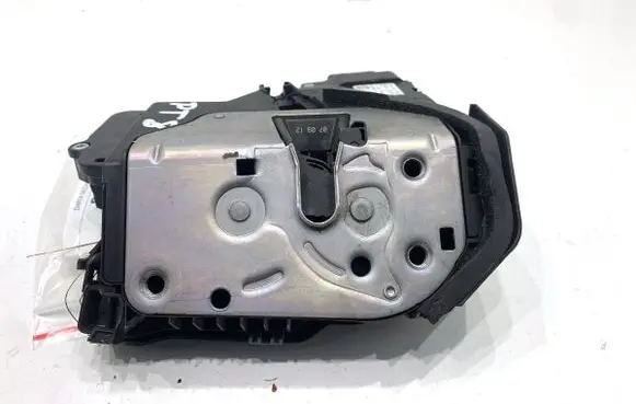 Seat Alhambra (Mk2) Rear door lock 7N0839016B