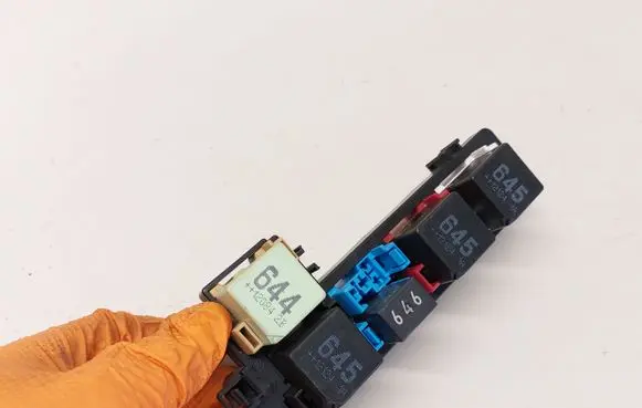 Volkswagen Golf VI Fuse module