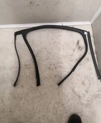Volkswagen Touareg II Rear door window/glass frame 7P0839402L