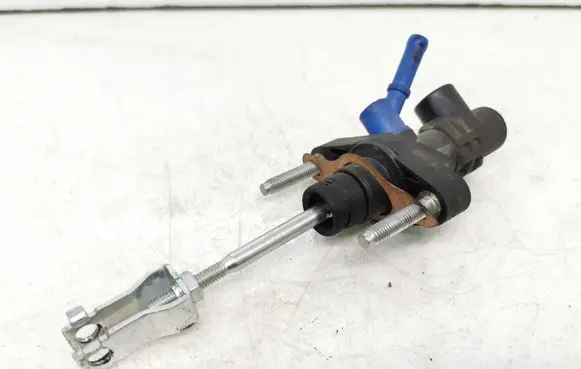 Toyota Avensis T250 Clutch slave cylinder 