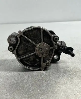 Ford Focus Vacuum pump 9804021880