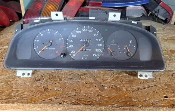 Mazda 626 Speedometer (instrument cluster) GA8E
