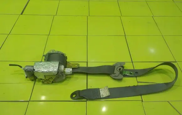 Toyota Prius (XW20) Front seatbelt 7L7240P 14AB115