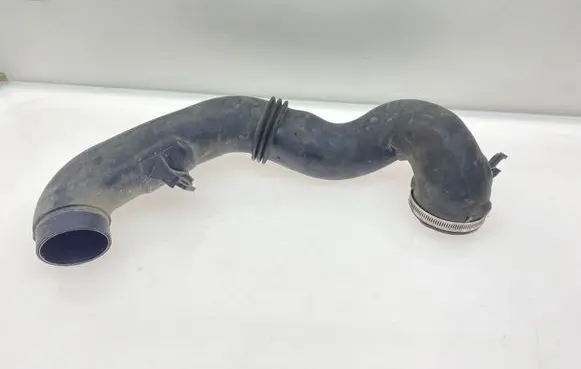 Subaru Outback Air intake hose/pipe A12AG05