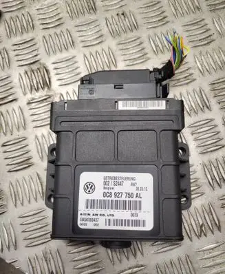 Audi Q7 4L Gearbox control unit/module 0C8927750AL 002S2447