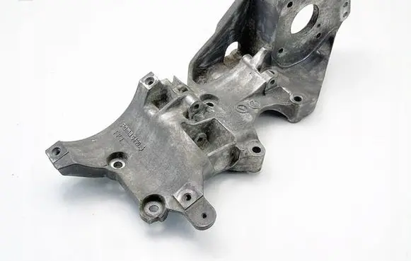 Skoda Fabia Mk2 (5J) Engine mounting bracket 03L903143Q