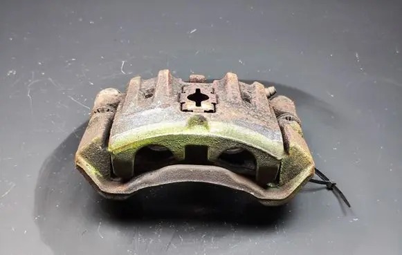 Iveco Daily 35 - 40.10 Front brake caliper 42470838