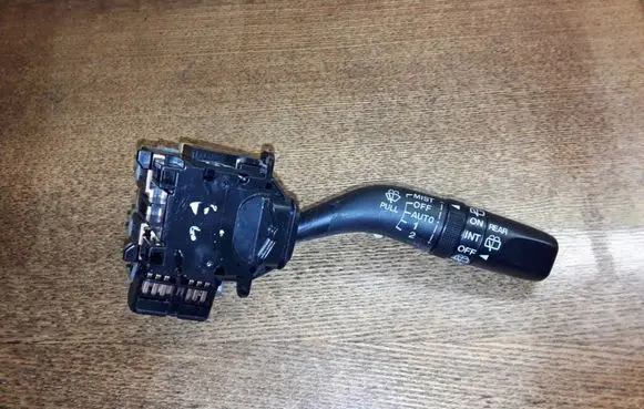 Ford Focus Wiper control stalk 17D254LH