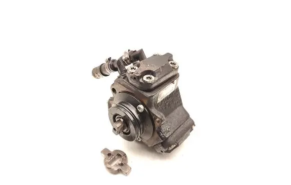 Opel Combo C Fuel injection high pressure pump 55185549 0445010092