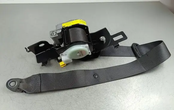 Subaru Outback (BS) Rear seatbelt 0589 1124826 0589P1000453