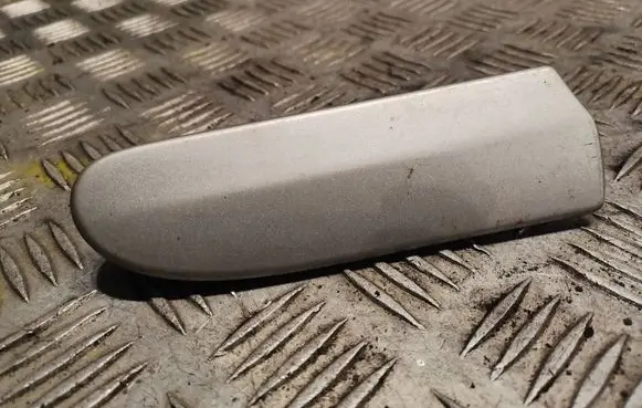 Mercedes-Benz C W203 Fender grill 2036904162