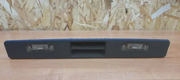 Volvo XC90 Trunk door license plate light bar 30699743