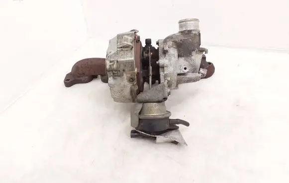Volkswagen PASSAT B8 Turbo 04L253010T BM70B