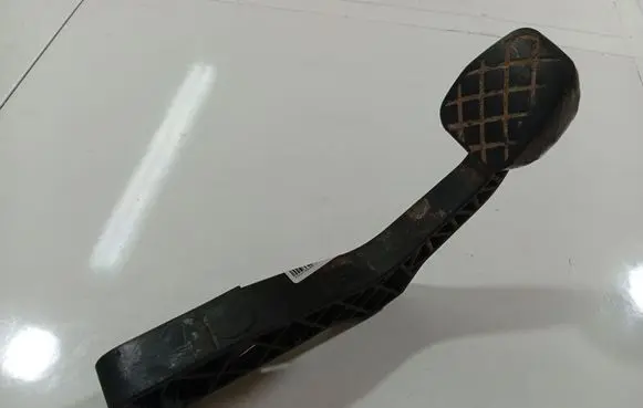 Volkswagen Bora Clutch pedal 1j1721321c