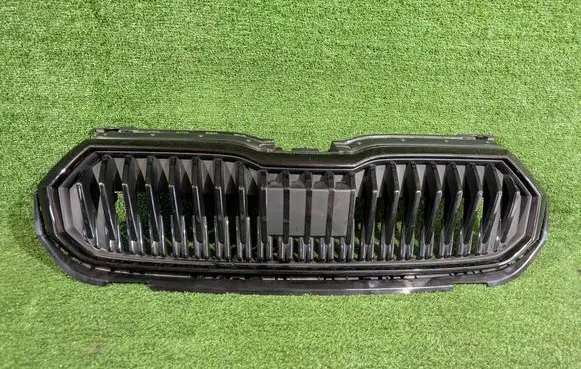 Skoda Fabia Mk4 (6VA) Front grill 