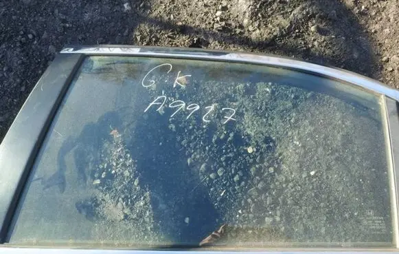 Honda Accord Rear door window glass as2