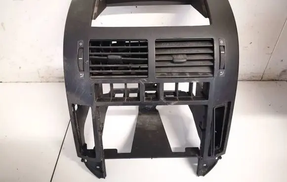 Volkswagen Polo IV 9N3 Dash center air vent grill 6q0858069s
