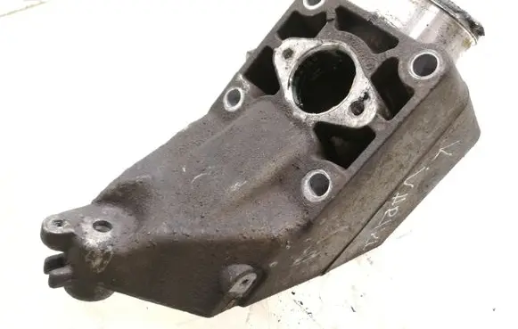 Mercedes-Benz Vito Viano W639 Engine mounting bracket A6462230004