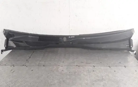Toyota Land Cruiser (J120) Wiper trim 5570860030