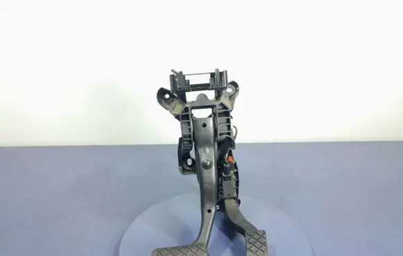 Skoda Superb B5 (3U) Accelerator throttle pedal 5Q1723058BN