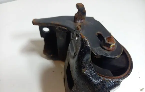 Hyundai i30 Engine mount bracket 219112H000