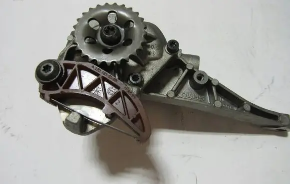 Mercedes-Benz ML W164 Oil pump A2721800501