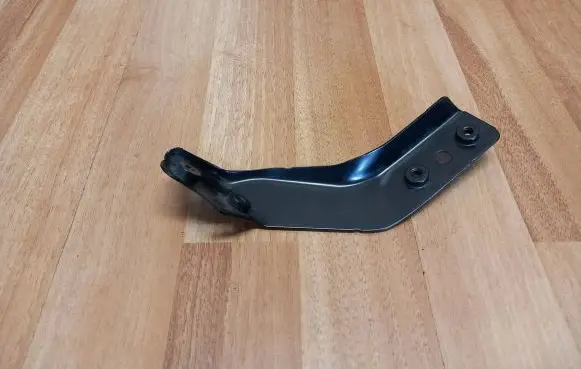 Headlight/headlamp mounting bracket