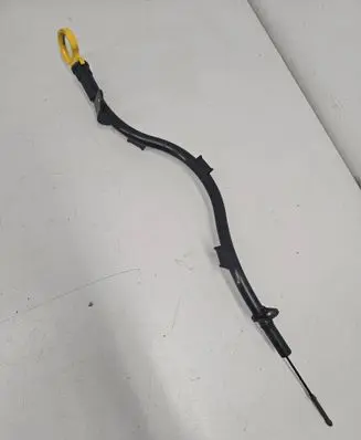 Volkswagen PASSAT B8 Oil level dip stick 03N103