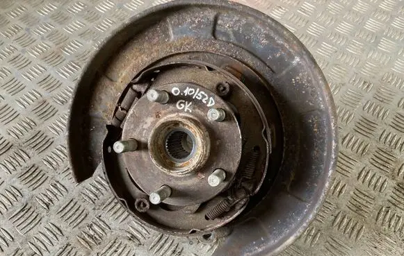 Subaru Outback Rear wheel hub
