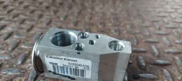 Nissan Qashqai Air conditioning (A/C) expansion valve 922004EA0A