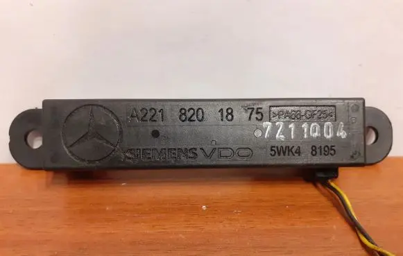 Mercedes-Benz S W221 Keyless system antenna A2218201875 3513