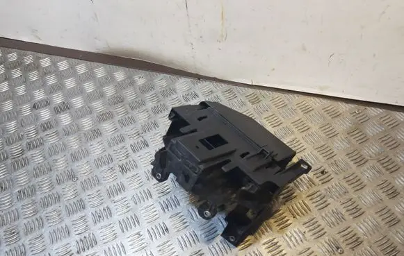 Mini One - Cooper Coupe R56 Fuse box cover 586509 7629990 7629991