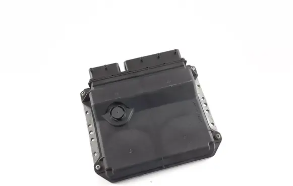 Toyota Avensis T270 Engine control unit/module 8966105E21 MB2754001181