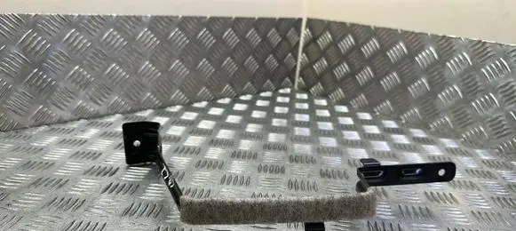 Battery bracket